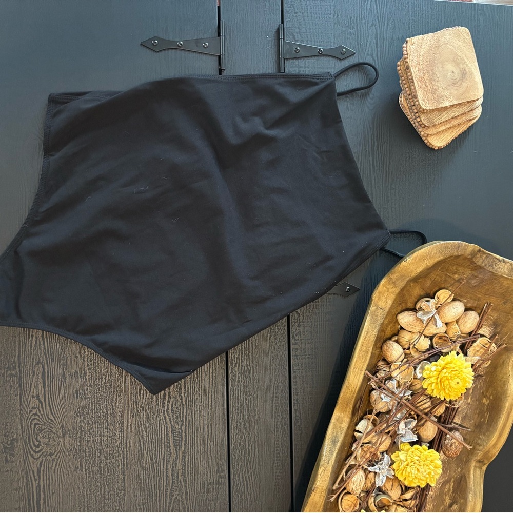 Black Sleeveless Top